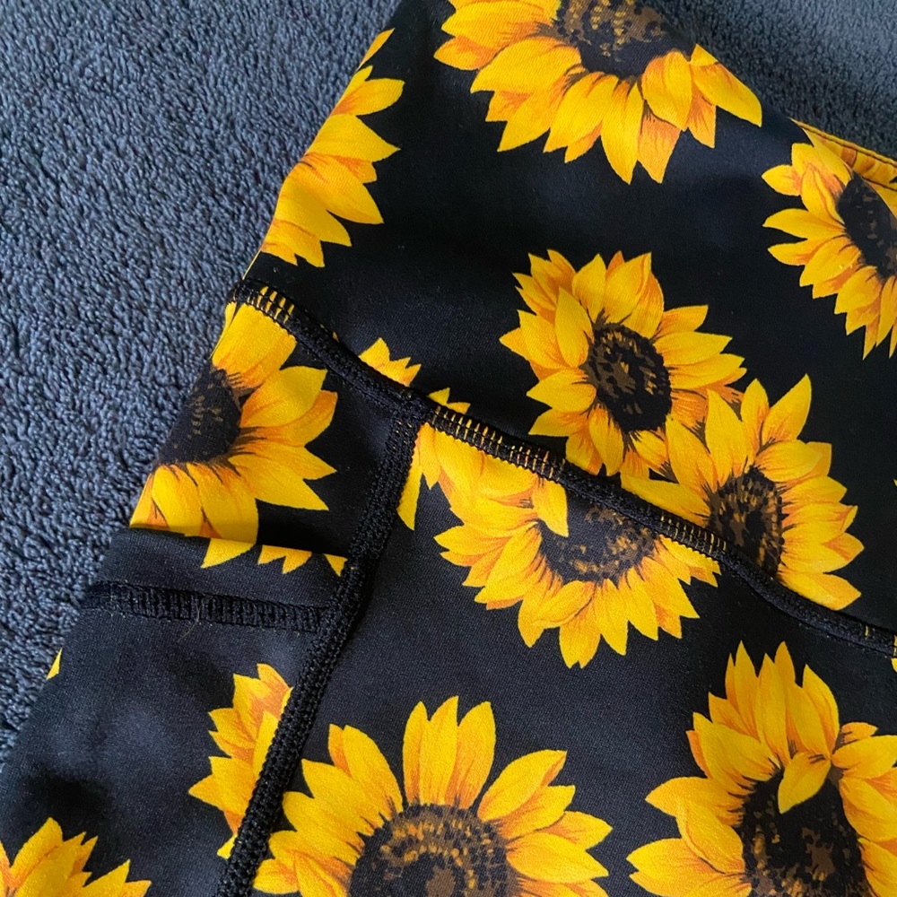 CVG Sunflower Capris - Picture 2 of 4